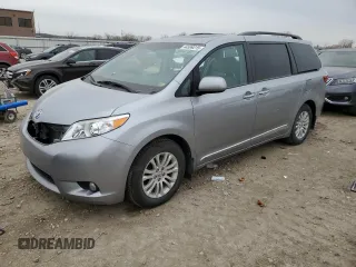 2017 Toyota Sienna XLE Auto Access Seat with VIN 5TDYZ3DC0HS811451, listed as a Copart auction lot 44599215 with 141,100 mi miles and Salvage Title. Bid and sale history available at DreamBid. Image 1.
