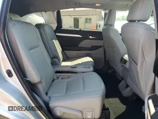 2018 Toyota Highlander SE z VIN 5TDJZRFH0JS553399, wystawiony jako Copart lot #59171004 z przebiegiem 76 883 mil mil oraz Szkoda całkowita • Salvage title. Historia ofert i sprzedaży dostępna na DreamBid. Obrazek 10.