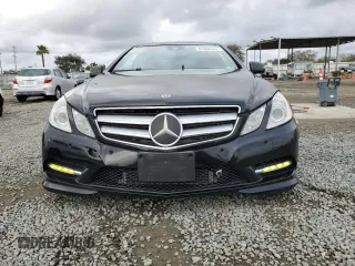 2013 Mercedes-Benz E 550 z VIN WDDKJ7DB8DF202295, wystawiony jako Copart lot #47664525 z przebiegiem 150 329 mil mil oraz Szkoda całkowita • Salvage title. Historia ofert i sprzedaży dostępna na DreamBid. Obrazek 5.