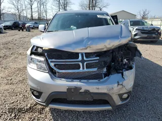 2017 Dodge Journey SXT with VIN 3C4PDDBG6HT528869, listed as a Copart auction lot 54006055 with 118,643 mi miles and Salvage title. Bid and sale history available at DreamBid. Image 5.