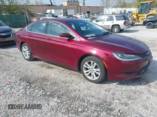 2015 Chrysler 200 Limited z VIN 1C3CCCAB4FN679177, wystawiony jako IAAI lot #41971635 z przebiegiem 186 855 mil mil oraz . Historia ofert i sprzedaży dostępna na DreamBid. Obrazek 1.