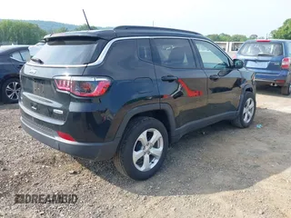 2021 Jeep Compass Latitude with VIN 3C4NJDBB7MT541189, listed as a IAAI auction lot 42429556 with 44,056 mi miles and . Bid and sale history available at DreamBid. Image 4.