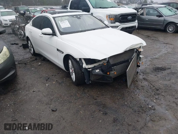 2018 Jaguar XE 25t Premium with VIN SAJAD4FX8JCP24380, listed as a IAAI auction lot 41423753 with 90,623 mi miles. Bid and sale history available at carsss.com. Image 1.