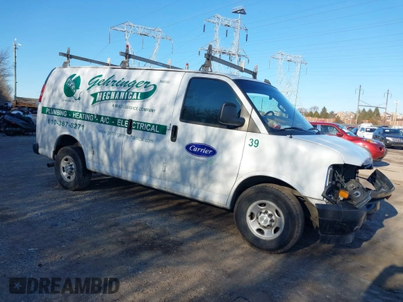 2018 Chevrolet Express Cargo Van with VIN 1GCWGAFG4J1338478, listed as a IAAI auction lot 41588218 with 88,990 mi miles. Bid and sale history available at carsss.com. Image 1.