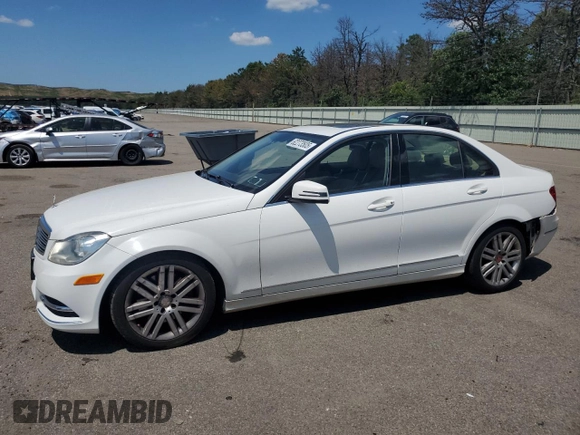2013 Mercedes-Benz C 300 Sport с VIN WDDGF8AB2DR247801, выставлен на аукционе Copart как лот 62273505 с пробегом 163 472 миль миль и Списание • Salvage title. История ставок и продаж доступна на DreamBid. Изображение 1.