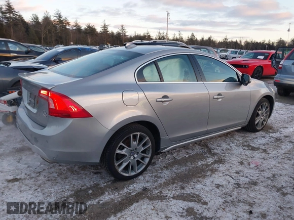 2012 Volvo S60 T6 z VIN YV1902FH3C2040401, wystawiony jako IAAI lot #41230447 z przebiegiem 119 443 mil mil oraz . Historia ofert i sprzedaży dostępna na DreamBid. Obrazek 4.