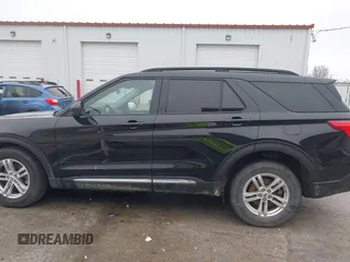 2023 Ford Explorer XLT with VIN 1FMSK8DH4PGB28045, listed as a IAAI auction lot 41723221 with 32,191 mi miles. Bid and sale history available at carsss.com. Image 14.