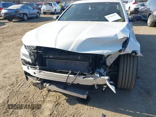 2015 BMW M5 z VIN WBSFV9C53FD594181, wystawiony jako IAAI lot #41761355 z przebiegiem Nie podano mil oraz . Historia ofert i sprzedaży dostępna na DreamBid. Obrazek 6.