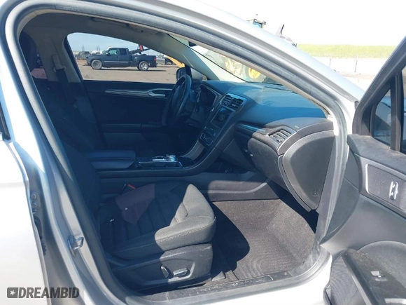 2019 Ford Fusion Hybrid SE with VIN 3FA6P0LU2KR188503, listed as a IAAI auction lot 41846755 with 67,906 mi miles. Bid and sale history available at carsss.com. Image 5.