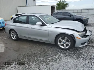 2015 BMW 3 Series 328i z VIN WBA3A5C52FF606921, wystawiony jako Copart lot #52021665 z przebiegiem 115 923 mil mil oraz Szkoda całkowita • Salvage title. Historia ofert i sprzedaży dostępna na DreamBid. Obrazek 4.