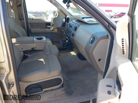 2008 Ford F-150 XL with VIN 1FTRW12W88FB99899, listed as a IAAI auction lot 41004350 with 181,699 mi miles. Bid and sale history available at carsss.com. Image 5.
