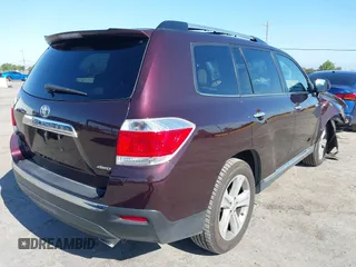 2013 Toyota Highlander Limited z VIN 5TDDK3EH7DS276173, wystawiony jako IAAI lot #42223590 z przebiegiem 45 821 mil mil oraz . Historia ofert i sprzedaży dostępna na DreamBid. Obrazek 4.