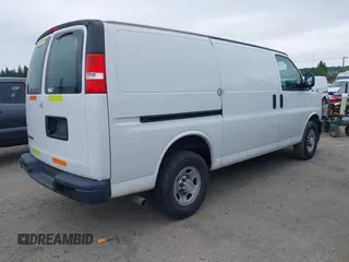 2019 Chevrolet Express Cargo z VIN 1GCWGAFP7K1189100, wystawiony jako IAAI lot #42459577 z przebiegiem 95 789 mil mil oraz . Historia ofert i sprzedaży dostępna na DreamBid. Obrazek 4.