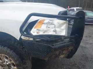 2018 Ram 2500 Tradesman with VIN 3C6UR5CL6JG148264, listed as a IAAI auction lot 41839450 with 107,852 mi miles. Bid and sale history available at carsss.com. Image 17.