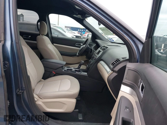 2019 Ford Explorer z VIN 1FM5K7B88KGA46225, wystawiony jako IAAI lot #41373895 z przebiegiem 24 503 mil mil oraz . Historia ofert i sprzedaży dostępna na DreamBid. Obrazek 5.