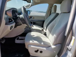 2017 Chrysler Pacifica Touring with VIN 2C4RC1DG4HR516522, listed as a Copart auction lot 56920745 with 87,782 mi miles and Clean title. Bid and sale history available at DreamBid. Image 7.