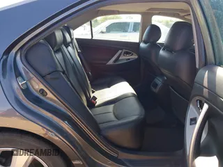 2011 Toyota Camry LE z VIN 4T1BF3EK9BU664694, wystawiony jako IAAI lot #42247007 z przebiegiem 112 306 mil mil oraz . Historia ofert i sprzedaży dostępna na DreamBid. Obrazek 8.