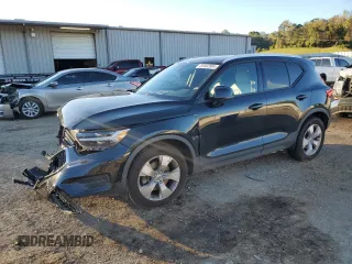 2019 Volvo XC40 Momentum z VIN YV4AC2HK1K2108418, wystawiony jako Copart lot #80482804 z przebiegiem 81 464 mil mil oraz Szkody całkowita. Historia ofert i sprzedaży dostępna na DreamBid. Obrazek 1.