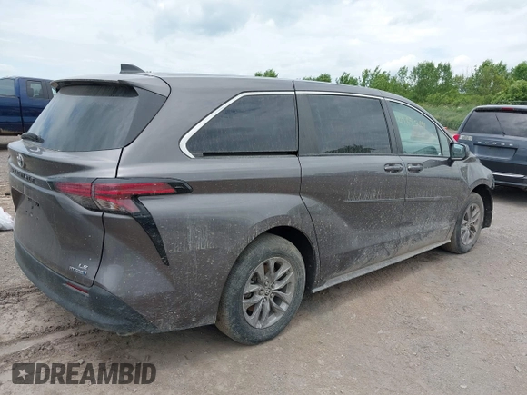 2021 Toyota Sienna LE with VIN 5TDKRKEC9MS034194, listed as a IAAI auction lot 42552990 with 21,633 mi miles and . Bid and sale history available at DreamBid. Image 4.