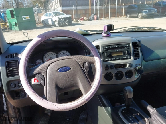 2006 Ford Escape XLT with VIN 1FMYU031X6KA03489, listed as a IAAI auction lot 41446906 with 1 mi miles. Bid and sale history available at carsss.com. Image 14.