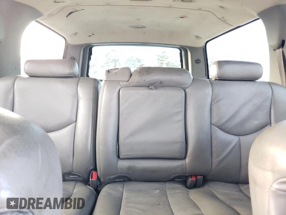 2005 Chevrolet Suburban Z71 with VIN 3GNFK16Z35G195828, listed as a Copart auction lot 88249925 with 254,252 mi miles and Salvage Title. Bid and sale history available at carsss.com. Image 10.