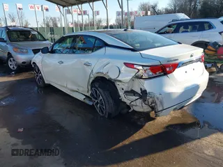 2017 Nissan Maxima SV with VIN 1N4AA6AP2HC384136, listed as a IAAI auction lot 41552763 with 89,657 mi miles and . Bid and sale history available at DreamBid. Image 3.