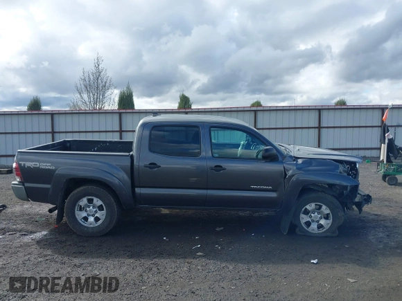 2014 Toyota Tacoma with VIN 3TMLU4EN1EM158171, listed as a IAAI auction lot 41980335 with 193,444 mi miles. Bid and sale history available at carsss.com. Image 14.