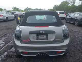 2016 MINI Convertible S z VIN WMWWG9C53G3A91095, wystawiony jako IAAI lot #42283353 z przebiegiem Nie podano mil oraz . Historia ofert i sprzedaży dostępna na DreamBid. Obrazek 16.