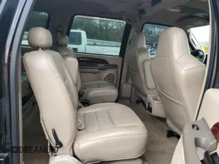 2003 Ford Excursion Limited z VIN 1FMNU42P13EC24120, wystawiony jako Copart lot #48163895 z przebiegiem 357 362 mil mil oraz Czysty tytuł • Clean title. Historia ofert i sprzedaży dostępna na DreamBid. Obrazek 11.