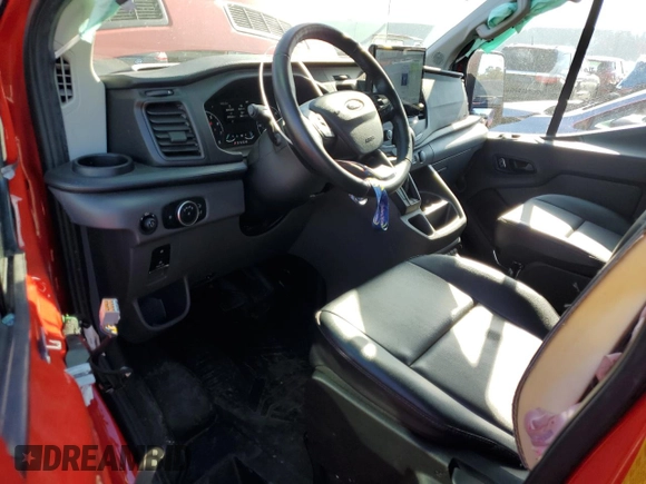 2024 Ford Transit Cargo with VIN 1FTYE1Y85RKA14658, listed as a Copart auction lot 47059425 with 8,418 mi miles and Clean Title. Bid and sale history available at carsss.com. Image 8.