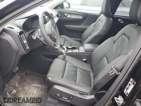 2023 Volvo XC40 Ultimate Bright Theme с VIN YV4L12UA1P2075634, выставлен на аукционе Copart как лот 67070524 с пробегом Не указан миль и Списание • Salvage title. История ставок и продаж доступна на DreamBid. Изображение 7.