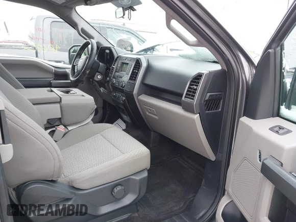 2017 Ford F-150 XL with VIN 1FTEX1E82HFB75381, listed as a IAAI auction lot 41583133 with 40,675 mi miles. Bid and sale history available at carsss.com. Image 5.