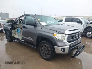 2014 Toyota Tundra SR5 z VIN 5TFEM5F12EX079760, wystawiony jako IAAI lot #41553562 z przebiegiem 133 937 mil mil oraz . Historia ofert i sprzedaży dostępna na DreamBid. Obrazek 1.