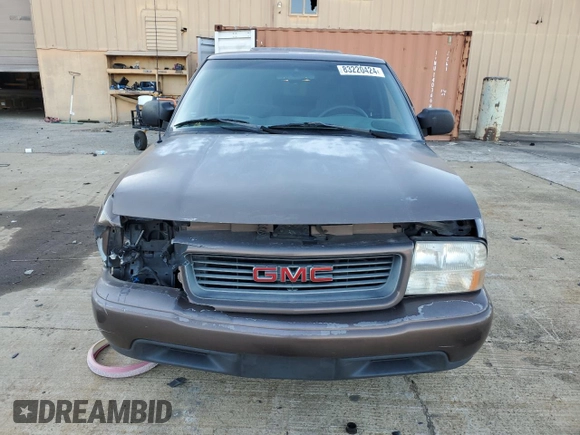 2000 GMC Sonoma SLS w/1SF Pkg with VIN 1GTCS1955Y8226155, listed as a Copart auction lot 83220424 with 87,604 mi miles and Salvage Title. Bid and sale history available at carsss.com. Image 5.