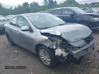 2012 Mazda 3 i Sport z VIN JM1BL1UGXC1538619, wystawiony jako IAAI lot #42302367 z przebiegiem 131 899 mil mil oraz . Historia ofert i sprzedaży dostępna na DreamBid. Obrazek 1.