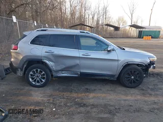 2021 Jeep Cherokee Altitude with VIN 1C4PJLLB1MD183417, listed as a IAAI auction lot 41724254 with 122,657 mi miles. Bid and sale history available at carsss.com. Image 13.