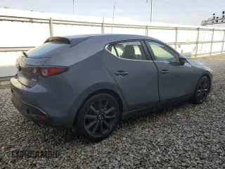 2024 Mazda 3 S Carbon Edition z VIN JM1BPBLM5R1709674, wystawiony jako Copart lot #62645125 z przebiegiem Nie podano mil oraz Nie do naprawy • Non repairable. Historia ofert i sprzedaży dostępna na DreamBid. Obrazek 3.
