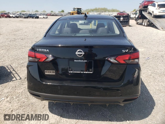2023 Nissan Versa SV z VIN 3N1CN8EV5PL838140, wystawiony jako Copart lot #54653655 z przebiegiem 53 664 mil mil oraz Szkoda całkowita • Salvage title. Historia ofert i sprzedaży dostępna na DreamBid. Obrazek 6.