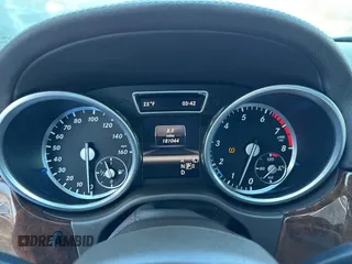 2013 Mercedes-Benz GL-Class GL 550 with VIN 4JGDF7DE8DA180001, listed as a IAAI auction lot 41525243 with 181,044 mi miles. Bid and sale history available at carsss.com. Image 7.