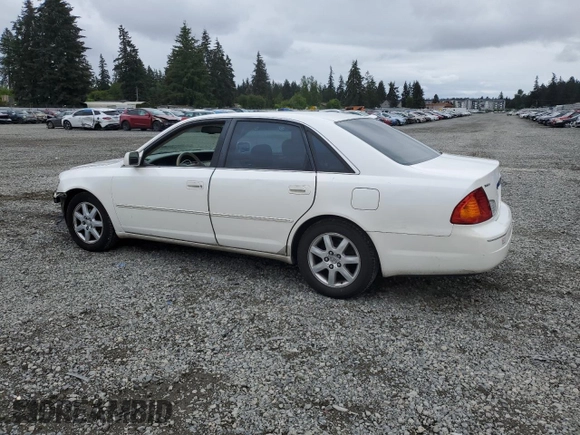 2001 Toyota Avalon XL z VIN 4T1BF28B31U136069, wystawiony jako Copart lot #57355025 z przebiegiem 217 489 mil mil oraz Szkody całkowita. Historia ofert i sprzedaży dostępna na DreamBid. Obrazek 2.