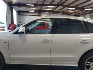 2015 Audi Q5 Premium Plus with VIN WA1DGAFP2FA130155, listed as a IAAI auction lot 41699314 with 118,377 mi miles. Bid and sale history available at carsss.com. Image 15.
