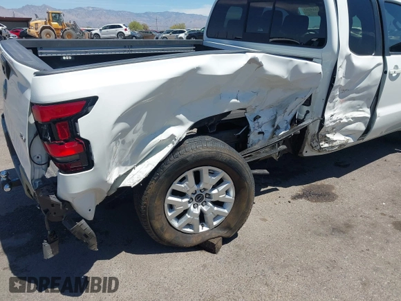 2022 Nissan Frontier S z VIN 1N6ED1CLXNN695990, wystawiony jako IAAI lot #42114263 z przebiegiem 14 773 mil mil oraz . Historia ofert i sprzedaży dostępna na DreamBid. Obrazek 6.