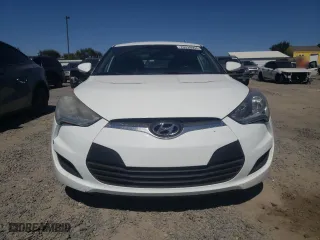 2015 Hyundai Veloster RE:FLEX with VIN KMHTC6AD2FU234047, listed as a Copart auction lot 70928094 with 111,729 mi miles and Clean Title. Bid and sale history available at carsss.com. Image 5.
