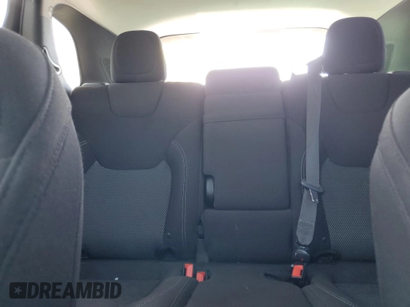 2019 Jeep Cherokee Latitude with VIN 1C4PJLCB2KD203283, listed as a Copart auction lot 52202135 with 140,809 mi miles and Salvage title. Bid and sale history available at DreamBid. Image 10.