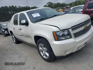 2013 Chevrolet Avalanche LTZ with VIN 3GNTKGE70DG310888, listed as a IAAI auction lot 41918205 with 101,053 mi miles. Bid and sale history available at carsss.com. Image 1.