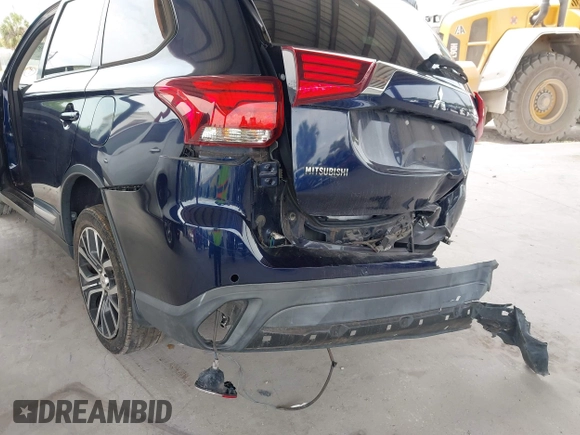 2018 Mitsubishi Outlander SE z VIN JA4AD3A30JZ058653, wystawiony jako IAAI lot #42188099 z przebiegiem 35 652 mil mil oraz . Historia ofert i sprzedaży dostępna na DreamBid. Obrazek 18.