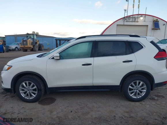 2017 Nissan Rogue SL with VIN 5N1AT2MV5HC758855, listed as a IAAI auction lot 40600596 with 101,071 mi miles. Bid and sale history available at carsss.com. Image 14.