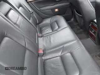 2004 Volvo S80 with VIN YV1TH59HX41349382, listed as a IAAI auction lot 41712062 with 77,124 mi miles. Bid and sale history available at carsss.com. Image 8.