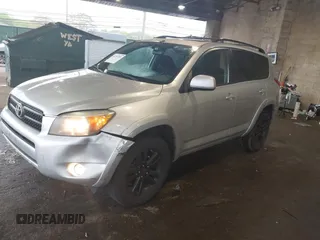 2006 Toyota RAV4 Sport z VIN JTMBD32V366010048, wystawiony jako IAAI lot #42253991 z przebiegiem 271 034 mil mil oraz . Historia ofert i sprzedaży dostępna na DreamBid. Obrazek 2.