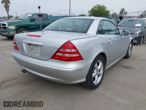 2004 Mercedes-Benz SLK 230/320 with VIN WDBKK65F44F311256, listed as a IAAI auction lot 42211336 with 66,484 mi miles and . Bid and sale history available at DreamBid. Image 4.